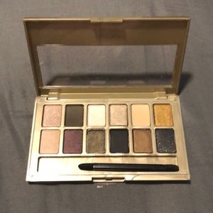 Maybelline Makeup - Maybelline 24k nudes never used Maybelline Makeup - Maybelline 24k nudes never used